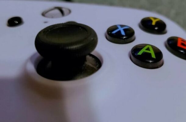 Unveiling a Rare Xbox Joystick Prototype: A Glimpse into Early Xbox One Development