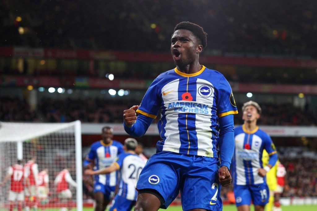 Tariq Lamptey extends Brighton & Hove Albion deal by one year