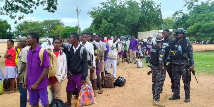 Bolgatanga: Zuarungu SHS student escapes with rifle of policeman