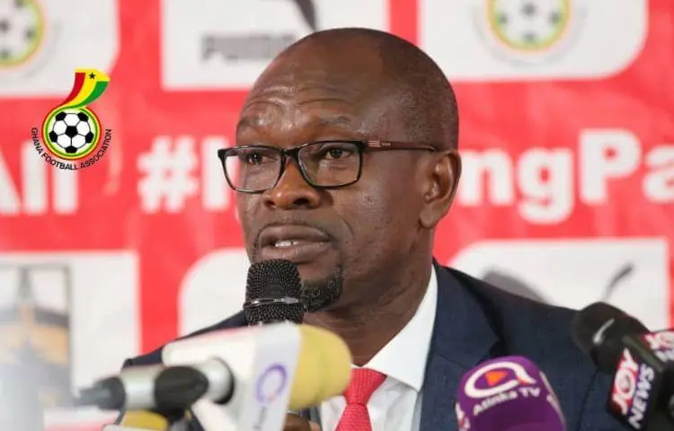 CK Akonnor advises footballers to keep their private lives quiet