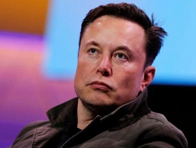 Elon Musk threatens legal action against Apple over App Store rankings