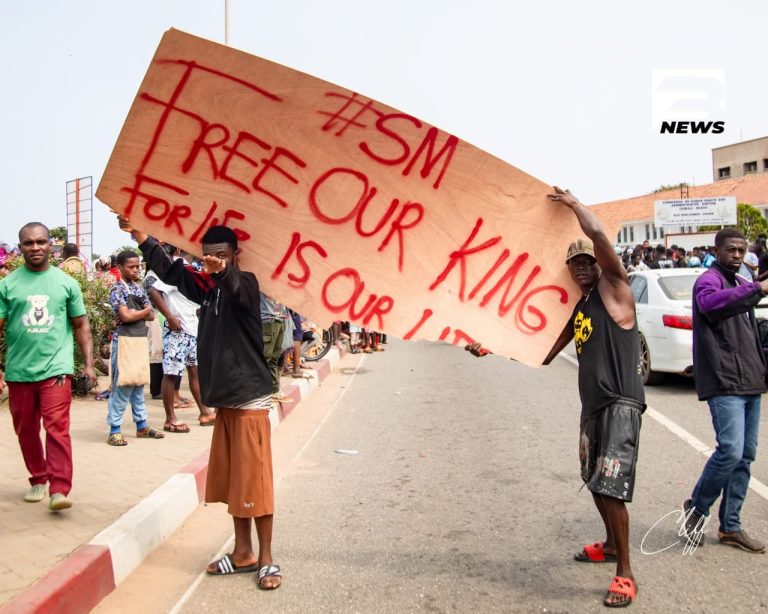 How Shatta Wale fans hijacked Accra streets over Lamborghini probe