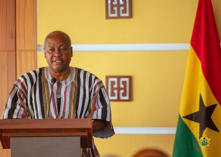 Mahama pardons 998 prisoners