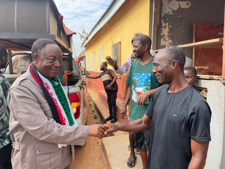 Kwabena Duffuor storms Akwatia for spotlight