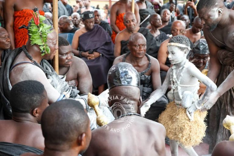 Traditional priests and priestesses mourn Asantehemaa