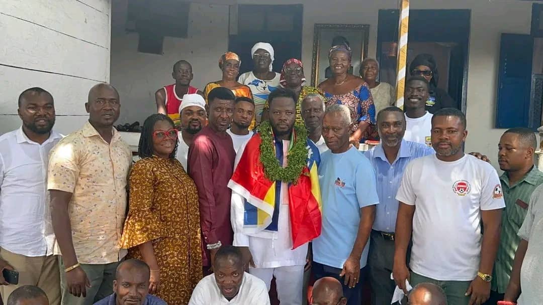 Phobia visits Swalabar  for blessings ahead of Super Clash
