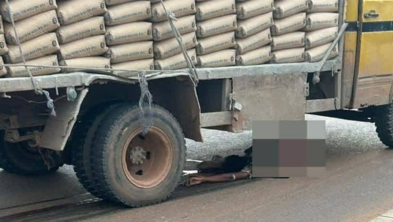 Truck runs over young lady on Apowa–Agona Nkwanta highway Truck runs over young lady on Apowa–Agona Nkwanta highway