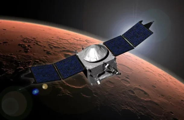 NASA loses contact with spacecraft in Mars Orbit: Mission teams race to restore link NASA loses contact with spacecraft in Mars Orbit: Mission teams race to restore link