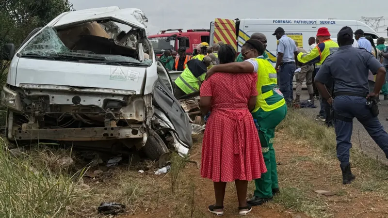 South Africa: Thirteen schoolchildren killed after bus collides with lorry