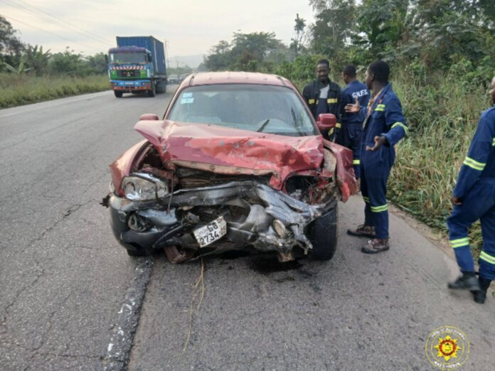 PHOTOS: Six injured after head-on collision near Enyiresi on Kumasi–Accra highway