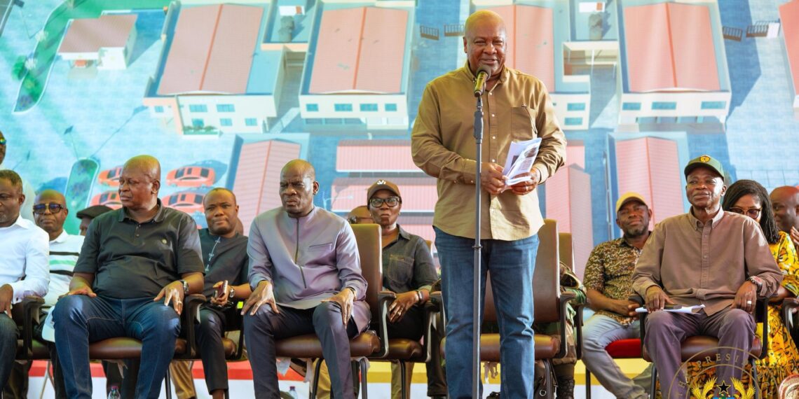 Mahama pledges major roads for Bimbilla under Big Push