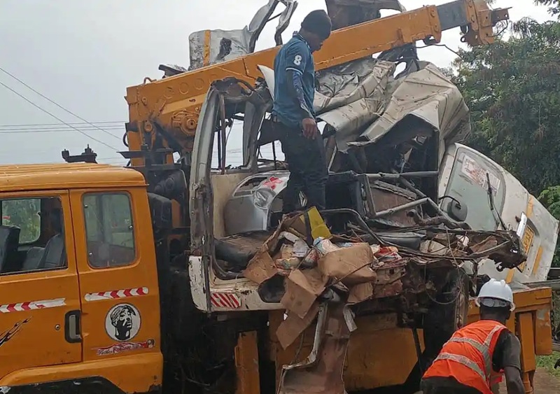 Offinso North: 13 passengers die in fatal accident at Akumadan