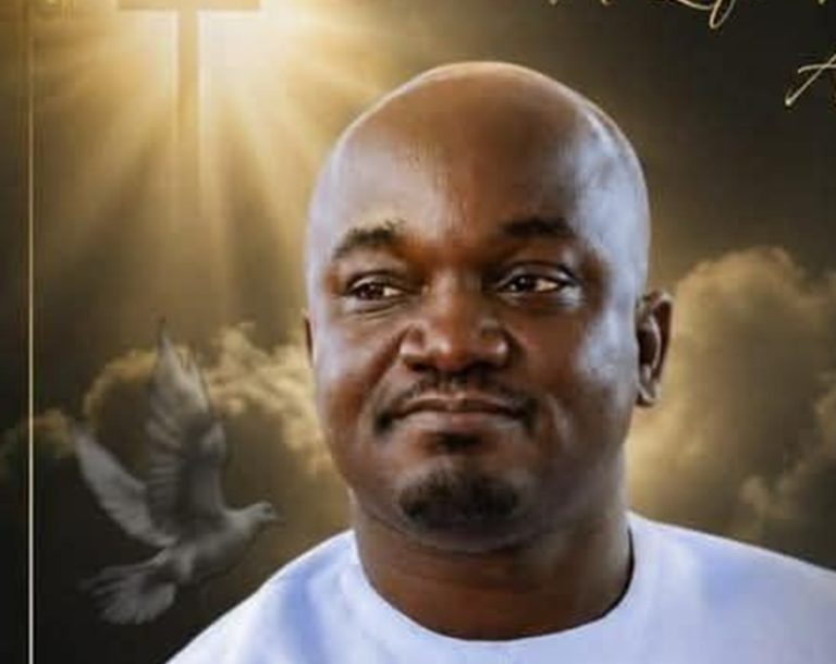 Kofi Nti’s death: Emotional moment as well-wishers shed tears at Akwasi Acquah’s residence Kofi Nti’s death: Emotional moment as well-wishers shed tears at Akwasi Acquah’s residence