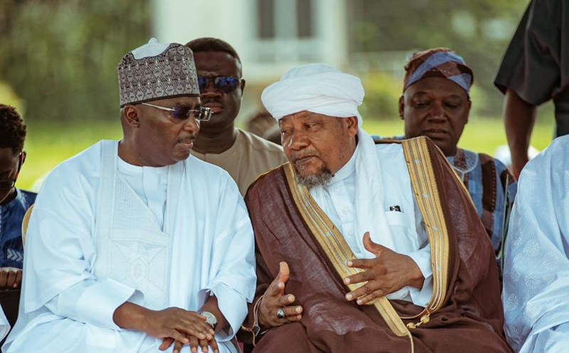 Bawumia calms tension at Eid grounds as he shares platform with longtime critic Sheikh Kamil
