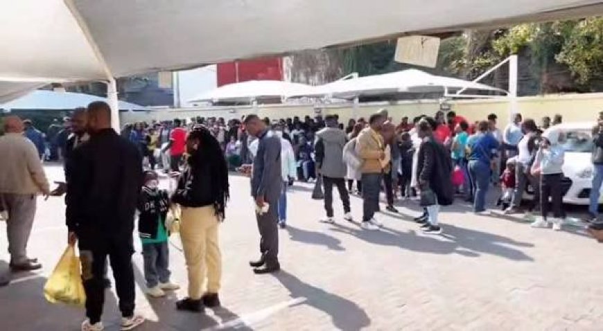 Ghana suspends South Africa evacuation registration after 1,500 sign up
