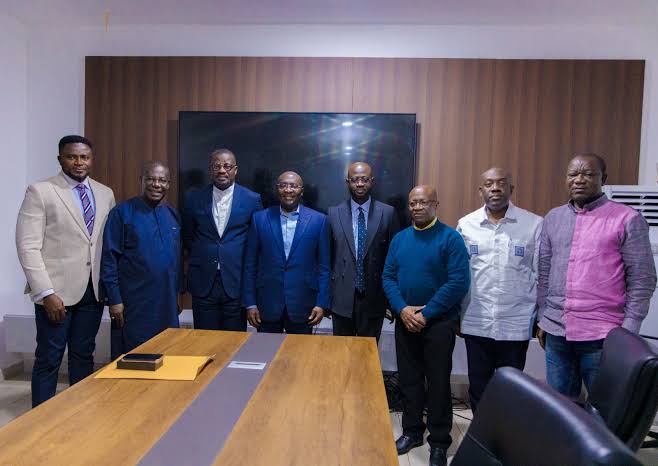 Minority presents cocoa farmers’ report to Bawumia after nationwide tour Minority presents cocoa farmers’ report to Bawumia after nationwide tour