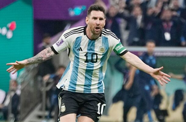 Argentina stun Egypt with late comeback to reach World Cup quarter-finals Argentina stun Egypt with late comeback to reach World Cup quarter-finals
