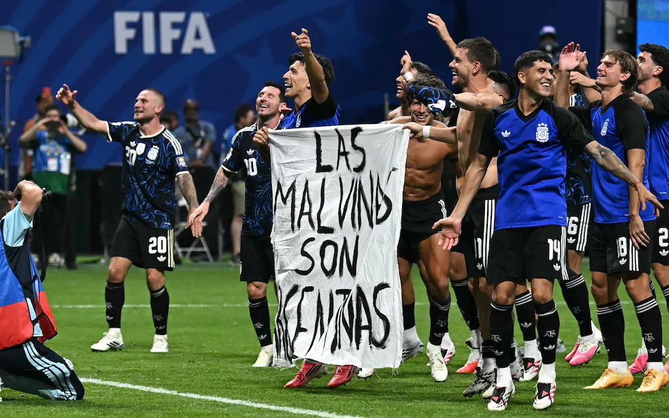 Argentina stun England with late double to reach World Cup final