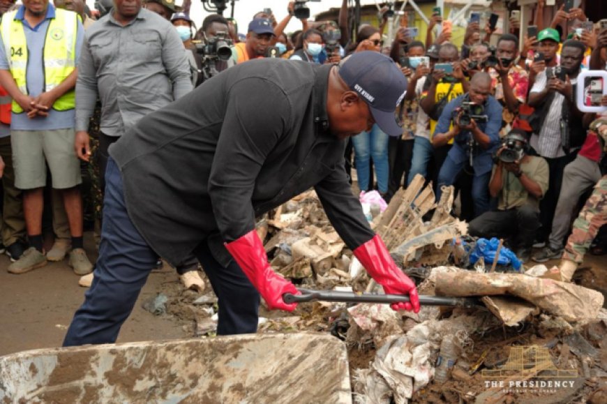 Mahama joins Alajo residents for second day of national clean-up exercise Mahama joins Alajo residents for second day of national clean-up exercise