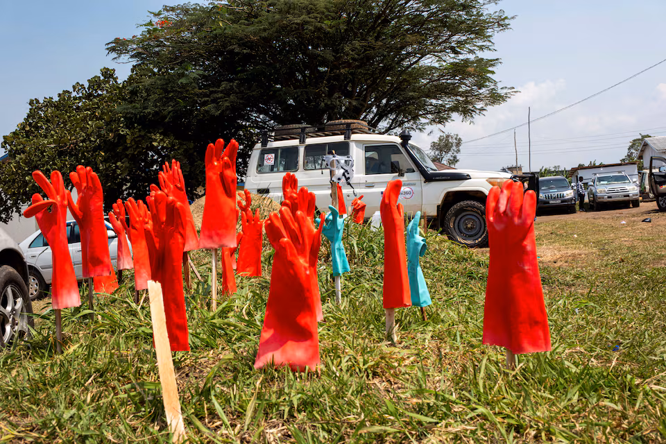 D.R. Congo: Ebola workers protest over unpaid wages as death toll nears 600 D.R. Congo: Ebola workers protest over unpaid wages as death toll nears 600